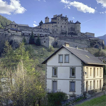 La Villa Belle Fleur devant le chateau vieille ville
