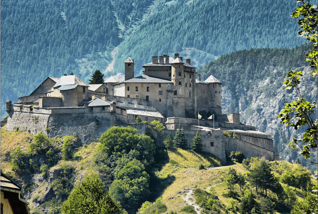 Patrimoine du queyras - chateau ville vielle