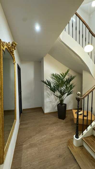 Montée d'escalier de la Villa Belle Fleur (3)