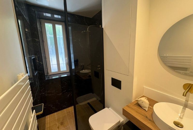 Appartement de l'Ancolie à la Villa Belle Fleur salle de bain 1
